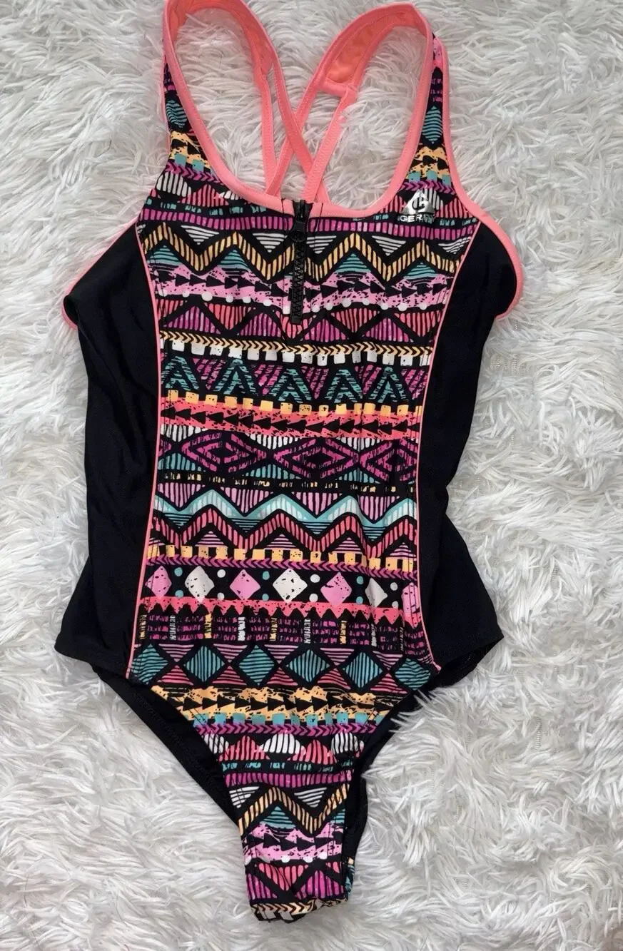 Gerry Girls 10/12 One Pc. Black “zipper” Design Vibrant Swimsuit. Cute, Nt. Desc